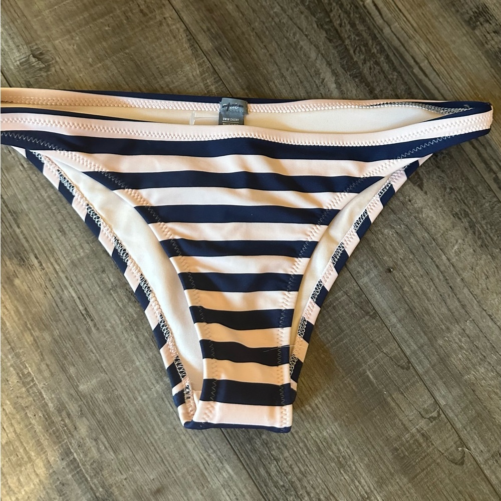 NWOT Arie sz Med Navy pink striped Bikini bottoms swim